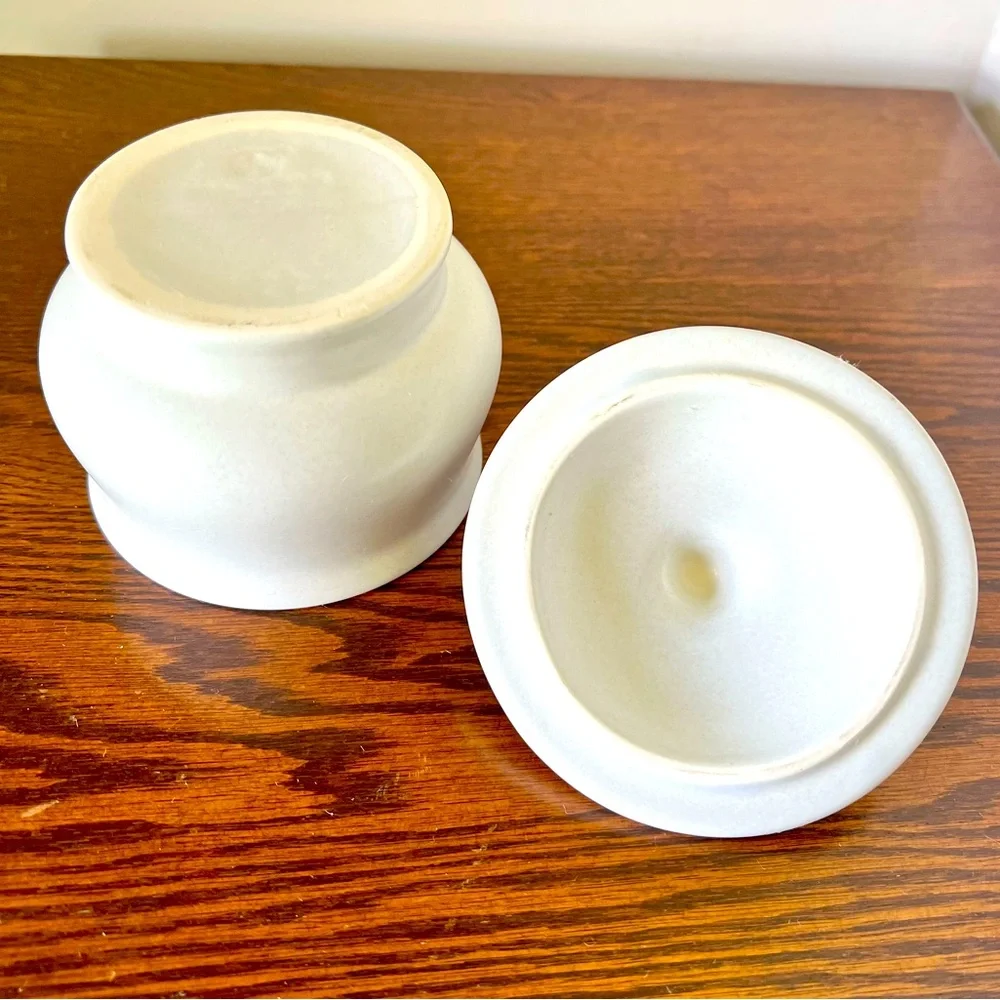 PFALTZGRAFF YORKTOWNE SUGAR BOWL with LID